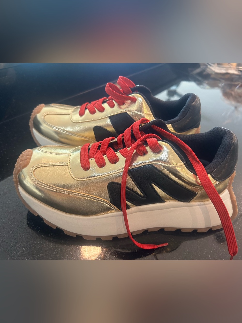 Women’s platform tennis shoes